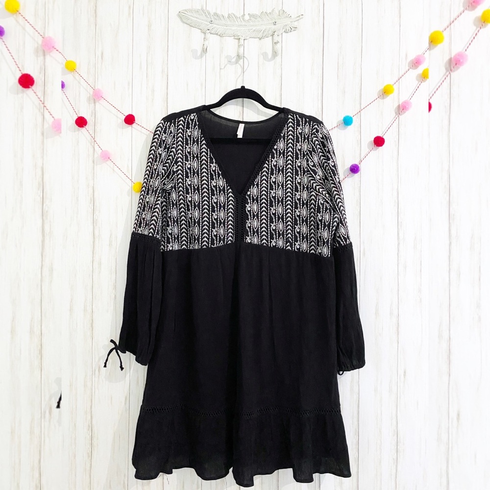 Xhilaration long sleeve embroidered boho dress XL